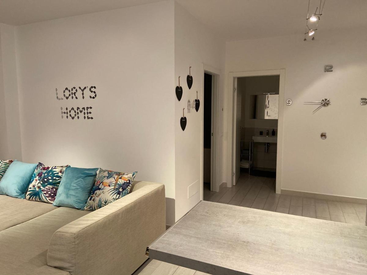 Bari Lory'S Home Bagian luar foto