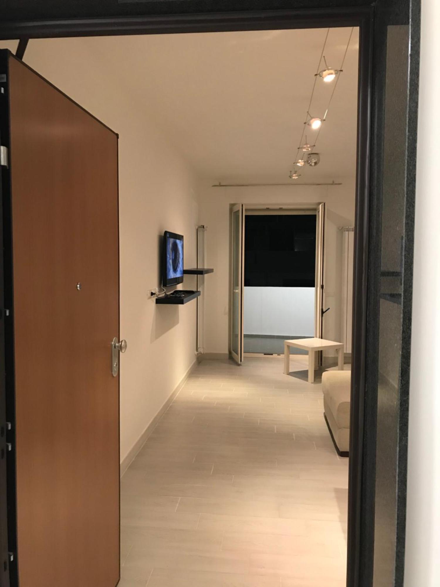 Bari Lory'S Home Bagian luar foto